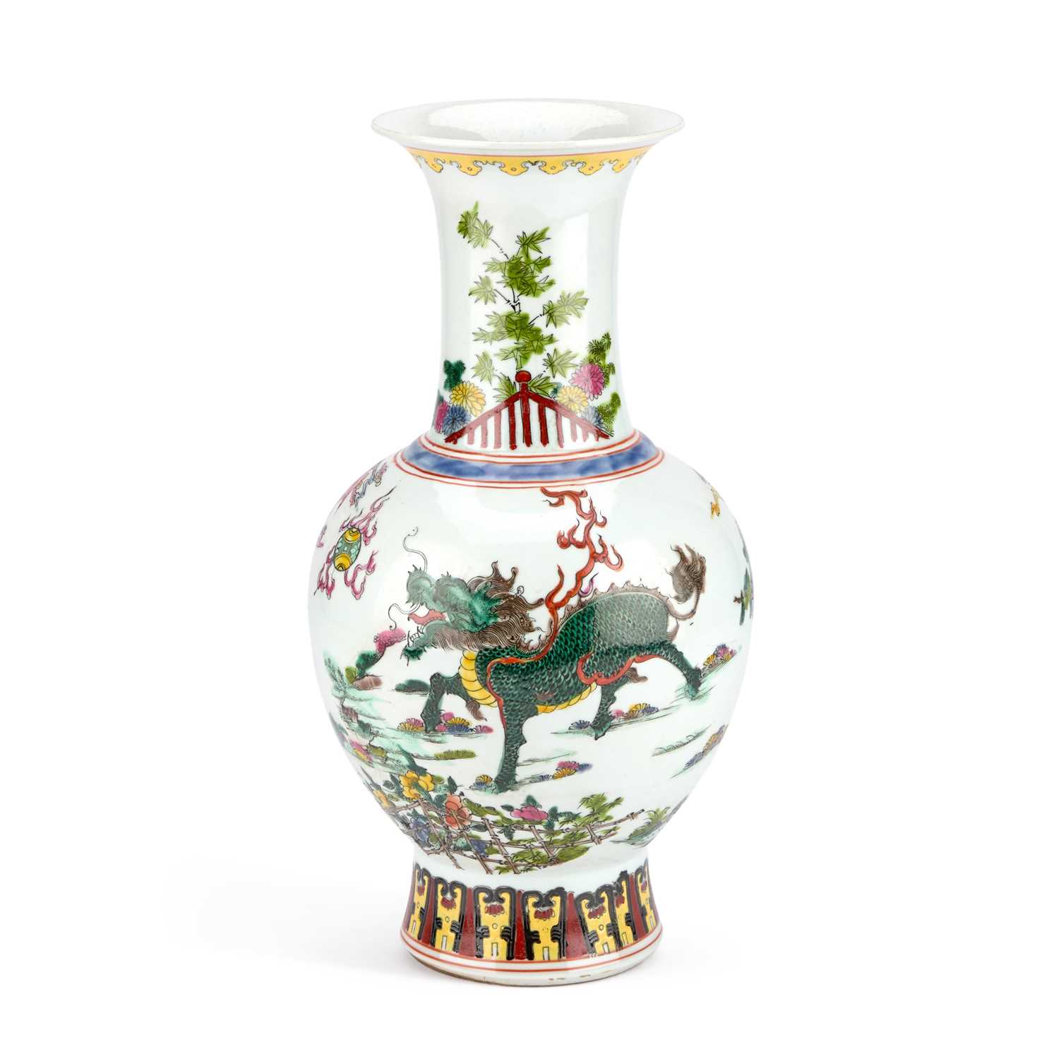 Lot 120 - A LARGE CHINESE FAMILLE ROSE PORCELAIN VASE