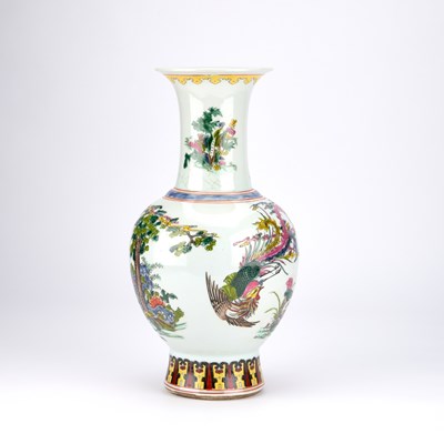 Lot 120 - A LARGE CHINESE FAMILLE ROSE PORCELAIN VASE