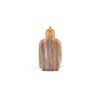 Lot 202 - A CHINESE AGATE SNUFF BOTTLE