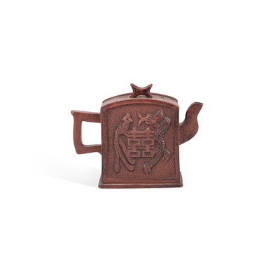 Lot 208 - A CHINESE YIXING TEAPOT