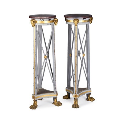 Lot 963 - A PAIR OF REGENCY STYLE PAINTED AND PARCEL-GILT WOODEN JARDINIÈRE STANDS