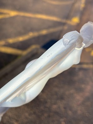 Lot 28 - RENÉ LALIQUE (FRENCH, 1860-1945), A 'SUZANNE' STATUETTE