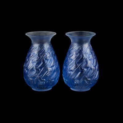 Lot 26 - RENÉ LALIQUE (FRENCH, 1860-1945), 'CANARDS', A PAIR OF VASES