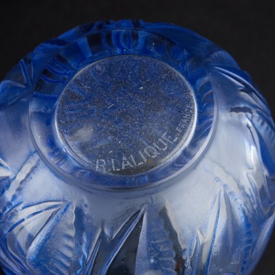 Lot 26 - RENÉ LALIQUE (FRENCH, 1860-1945), 'CANARDS', A PAIR OF VASES