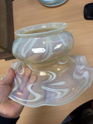 Lot 22 - A LARGE ART NOUVEAU VASELINE GLASS LIGHTSHADE