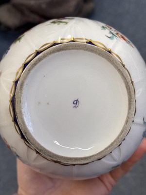 Lot 100 - TWO 18TH CENTURY GERMAN PORCELAIN CUPS AND SAUCERS