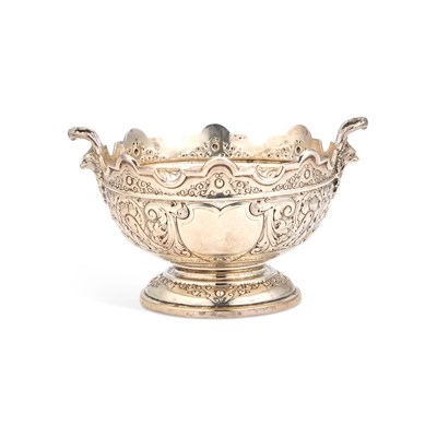 Lot 384 - A GEORGE V SILVER TWO-HANDLED BOWL