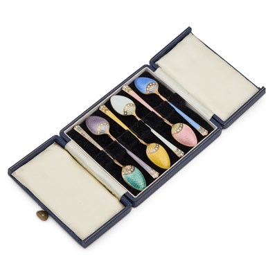 Lot 303 - A SET OF SIX NORWEGIAN SILVER-GILT AND ENAMEL COFFEE SPOONS