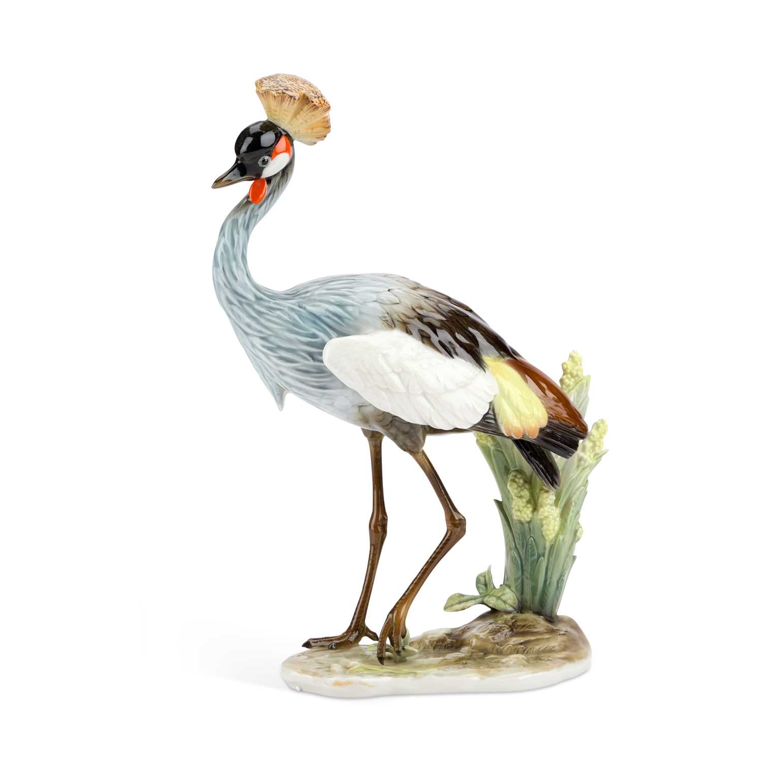 Lot 32 - A HUTSCHENREUTHER PORCELAIN MODEL OF A CROWNED CRANE
