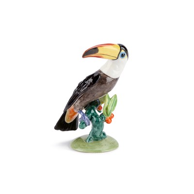 Lot 41 - A NYMPHENBURG PORCELAIN MODEL OF A TOUCAN