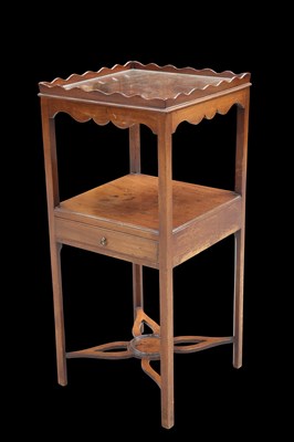 Lot 464 - A GEORGE III MAHOGANY WASHSTAND