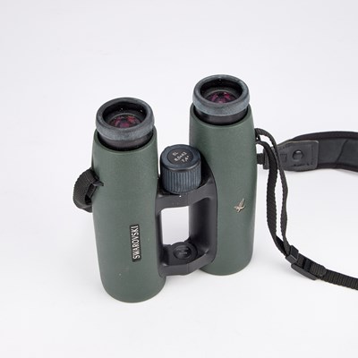 Lot 892 - A PAIR OF SWAROVSKI EL 8.5 X 42 7.4 BINOCULARS