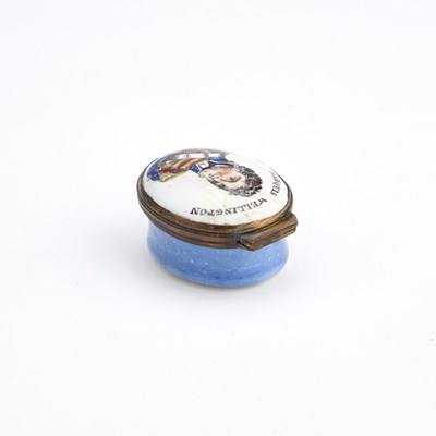 Lot 538 - A RARE SOUTH STAFFORDSHIRE ENAMEL PATCH BOX, CIRCA 1812-14