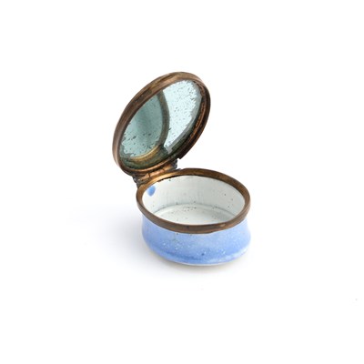 Lot 538 - A RARE SOUTH STAFFORDSHIRE ENAMEL PATCH BOX, CIRCA 1812-14