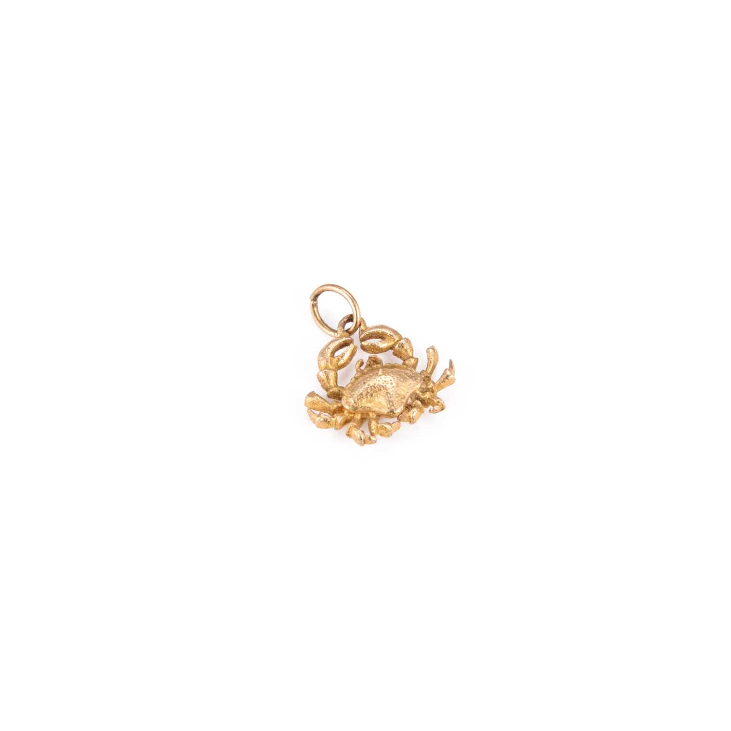 Lot 857 - A 9 CARAT GOLD CRAB CANCER CHARM