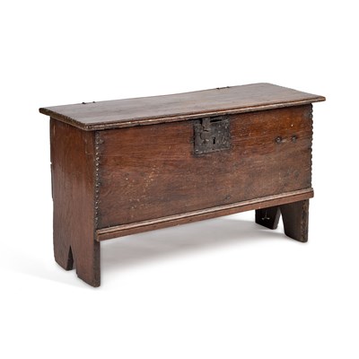 Lot 1100 - AN OAK SIX-PLANK COFFER