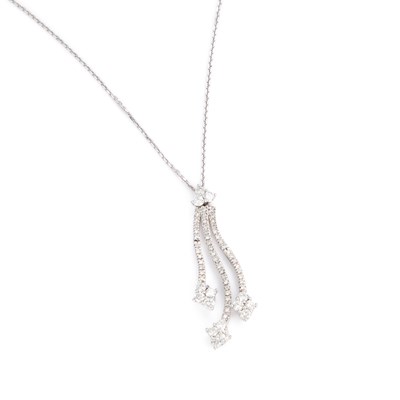 Lot 803 - A DIAMOND PENDANT NECKLACE