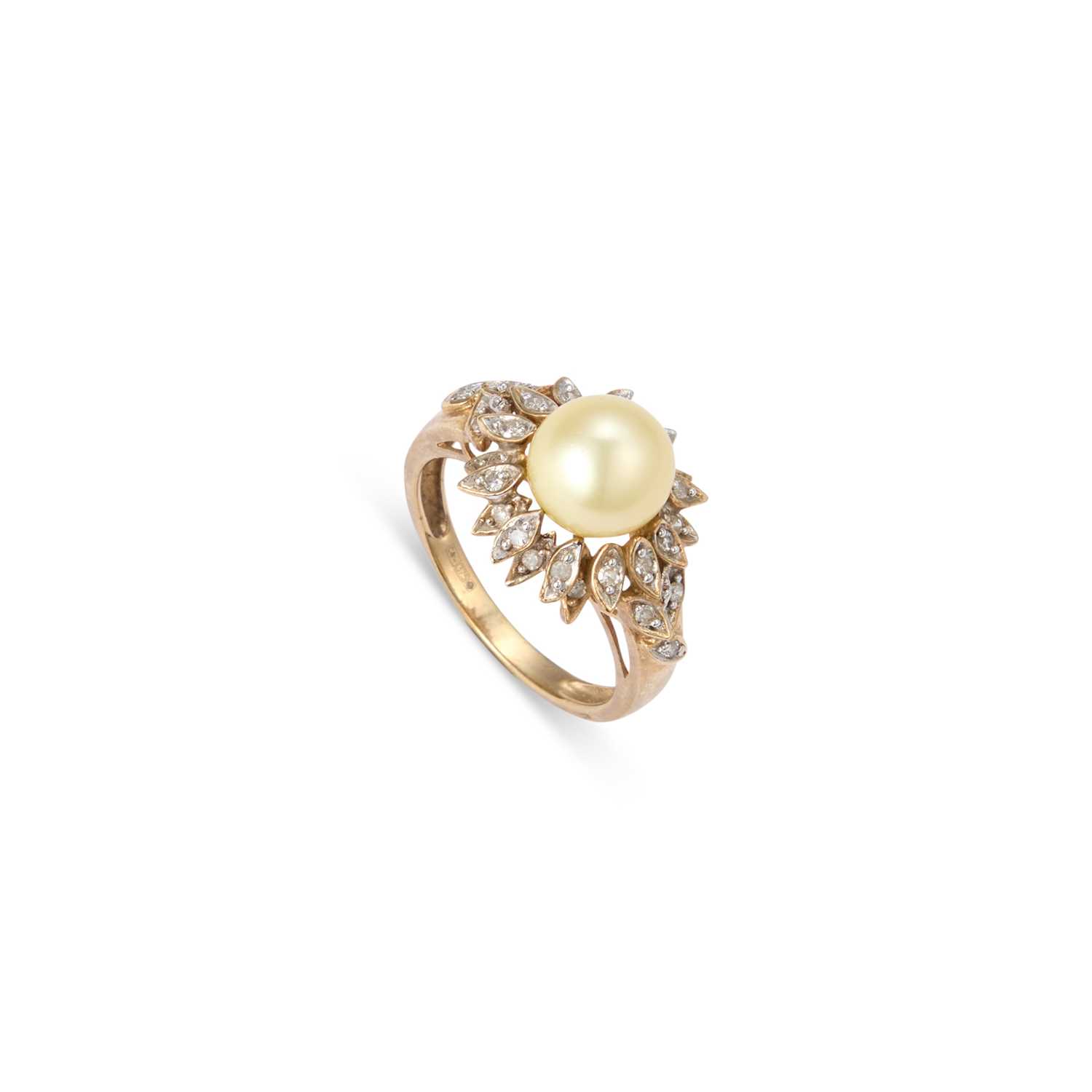 Lot 804 - A 9 CARAT GOLD CULTURED PEARL AND DIAMOND CLUSTER RING