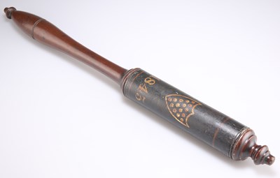 Lot 217 - A VICTORIAN TURNED AND PAINTED POLICE TRUNCHEON