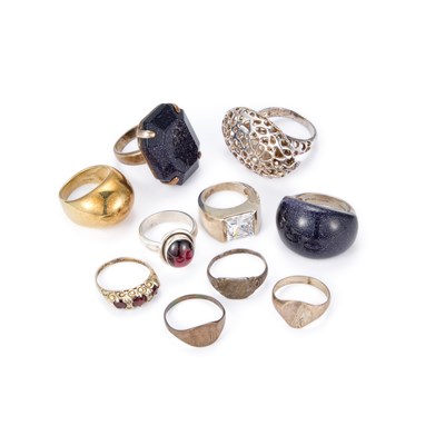 Lot 694 - A GROUP OF GEM-SET RINGS