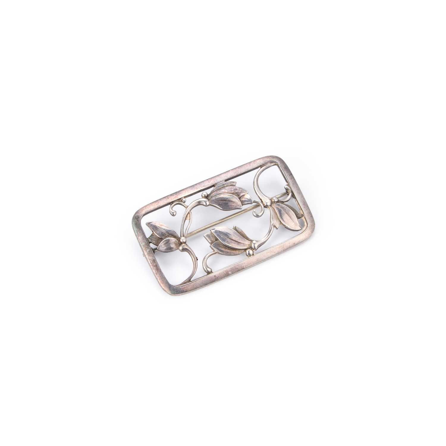 Lot 666 - GEORG JENSEN, A DANISH SILVER BROOCH