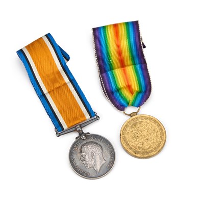 Lot 26 - A FIRST WORLD WAR MEDAL PAIR