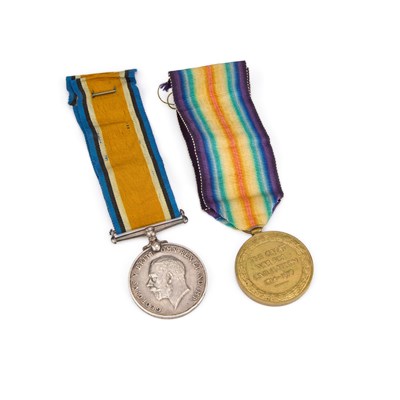 Lot 35 - A FIRST WORLD WAR MEDAL PAIR