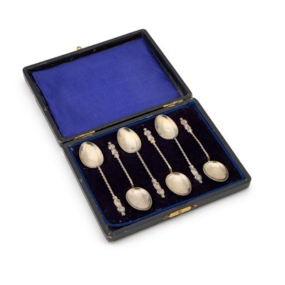 Lot 440 - A SET OF SIX EDWARDIAN SILVER APOSTLE TEASPOONS