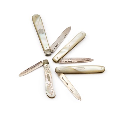 Lot 398 - A GROUP OF SILVER AND MOTHER-OF-PEARL FRUIT KNIVES