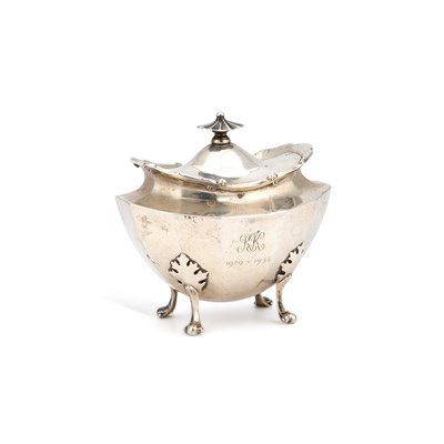 Lot 335 - A SCOTTISH SILVER TEA CADDY