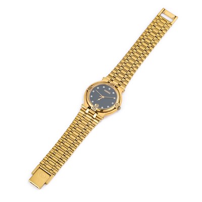 Lot 616 - A GENTS GUCCI BRACELET WATCH