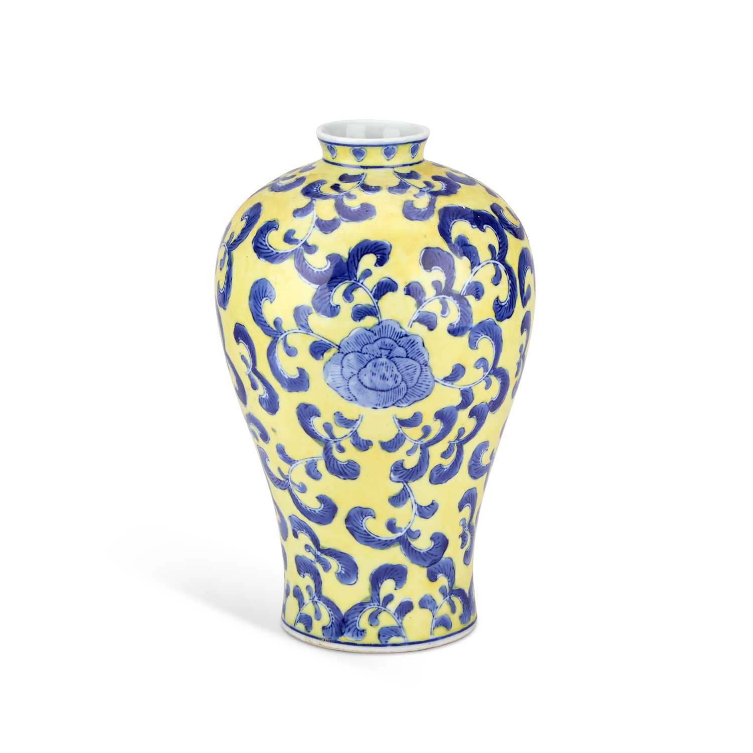 Lot 156 - A LARGE CHINESE PORCELAIN YELLOW GROUND VASE