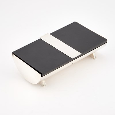 Lot 442 - AN ART DECO SILVER AND LACQUER CIGARETTE BOX