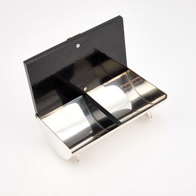 Lot 442 - AN ART DECO SILVER AND LACQUER CIGARETTE BOX