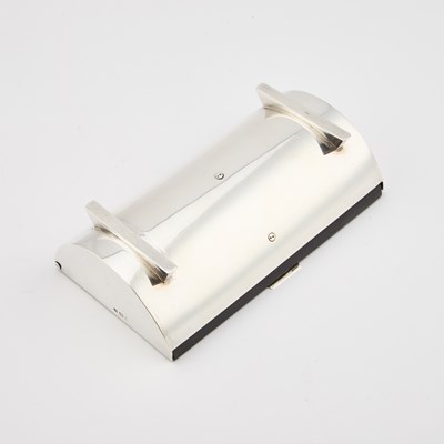Lot 442 - AN ART DECO SILVER AND LACQUER CIGARETTE BOX