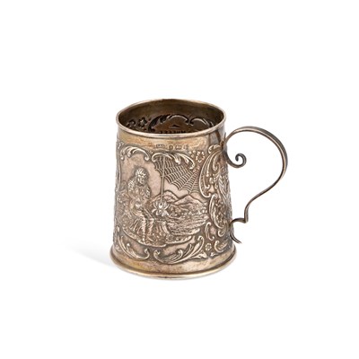 Lot 423 - AN EDWARDIAN SILVER NURSERY RHYME MUG