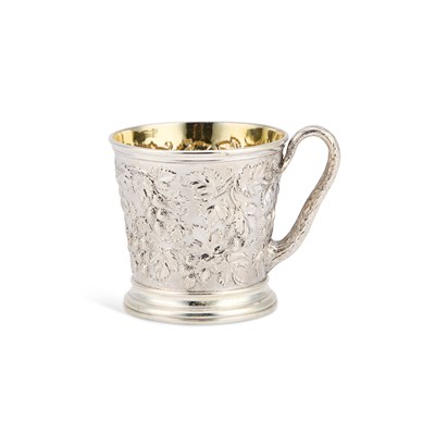 Lot 477 - A FINE VICTORIAN SILVER MUG