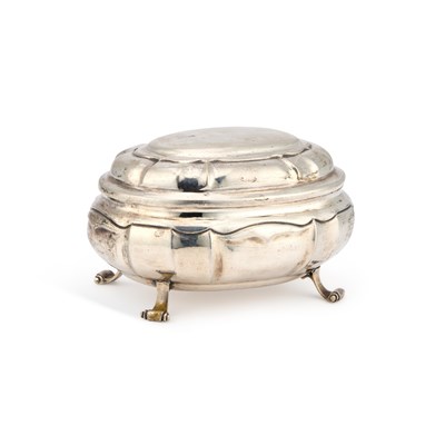 Lot 305 - AN 18TH CENTURY GERMAN SILVER SUGAR BOX