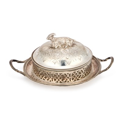 Lot 461 - A VICTORIAN SILVER BUTTER DISH