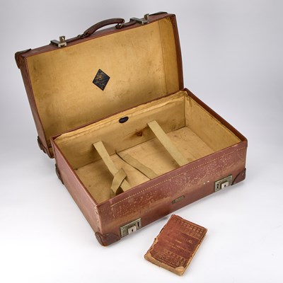 Lot 877 - CARTER (HOWARD), A 'REVELATION' LEATHER SUITCASE, EARLY 20TH CENTURY