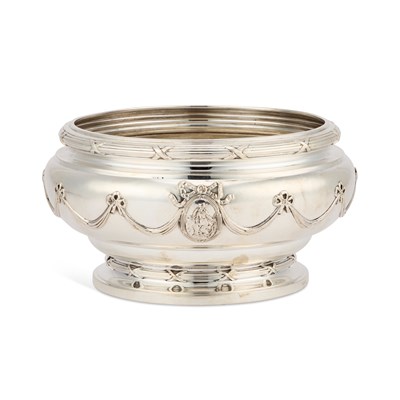 Lot 405 - AN EDWARDIAN SILVER BOWL