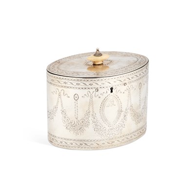 Lot 531 - A GEORGE III SILVER TEA CADDY