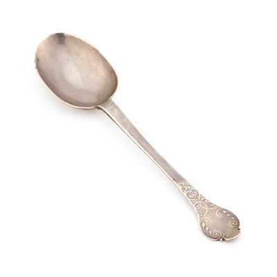 Lot 560 - A JAMES II SILVER LACE-BACK TREFID SPOON