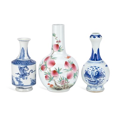 Lot 125 - A CHINESE FAMILLE ROSE VASE