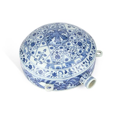 Lot 159 - A CHINESE YONGLE STYLE BLUE AND WHITE FLASK