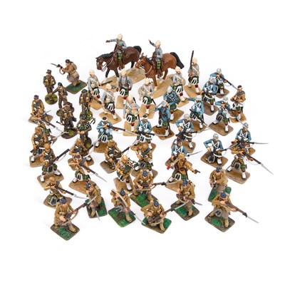 Lot 17 - A COLLECTION OF LOOSE PAINTED LEAD SOLDIERS