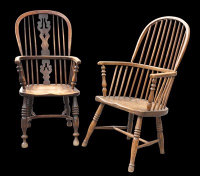 Lot 402 - A 19TH CENTURY ELM AND BEECH WINDSOR CHAIR AND A 19TH CENTURY ELM AND OAK WINDSOR CHAIR