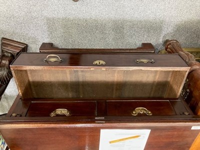Lot 1115 - AN 18TH CENTURY MAHOGANY BACHELOR'S CHEST