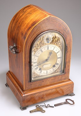 Lot 285 - AN EDWARDIAN INLAID ROSEWOOD MANTEL CLOCK