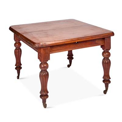 Lot 1063 - A VICTORIAN MAHOGANY DINING TABLE